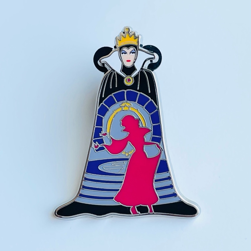 Disney Pin Overshadowing Villains Mystery Box 2022 Evil Queen & Snow White